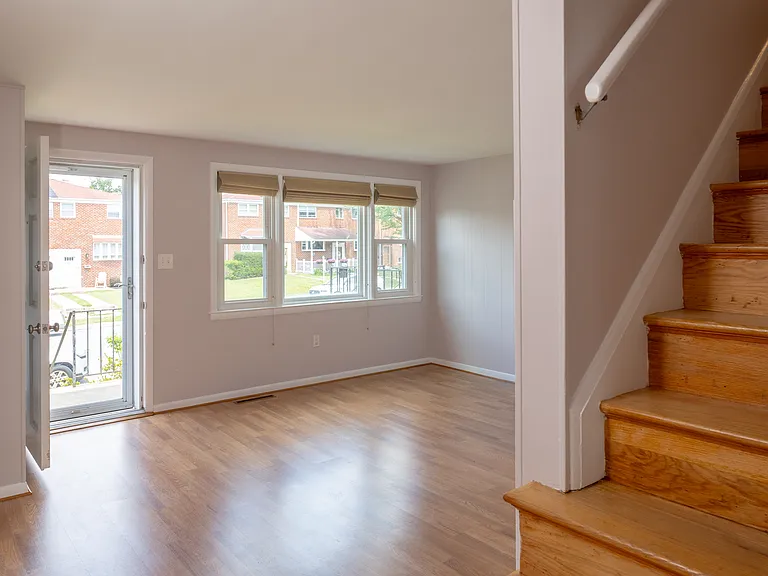 1107 Circle Dr — Photo 4