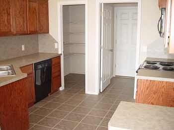 4th image of 2513 Black Oaks Cir