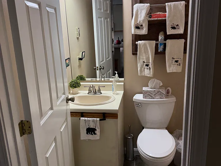 150 Meadows Dr — Photo 13