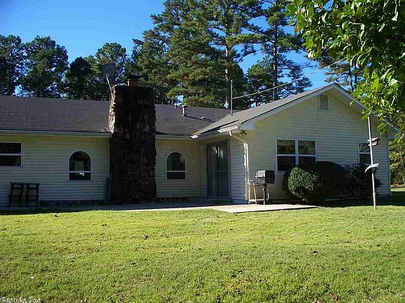 2nd image of 154 Lakeview Ln