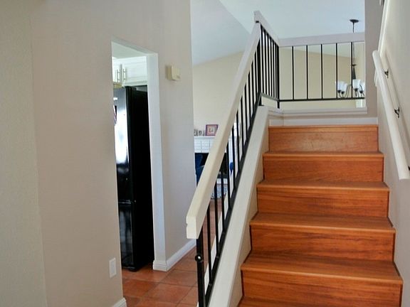 4th image of 960 Brighton Ct