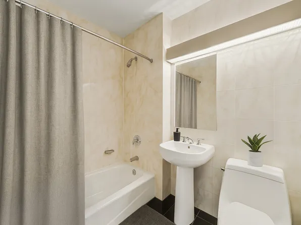 420 East 61st Street image 4 of 17