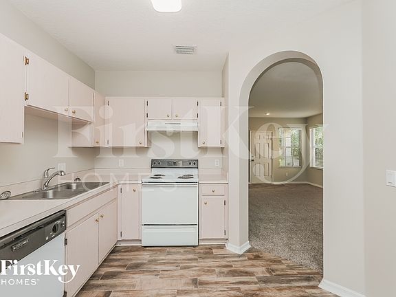 5th image of 1044 Lake Shore Ranch Dr