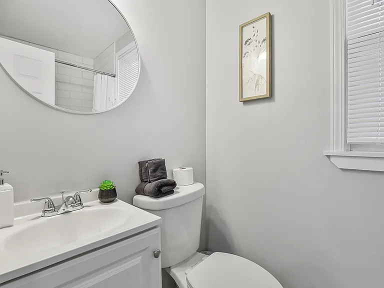 1304 Dean St — Photo 14