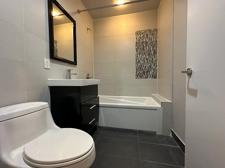 68 Kosciuszko St #1B — Photo 6