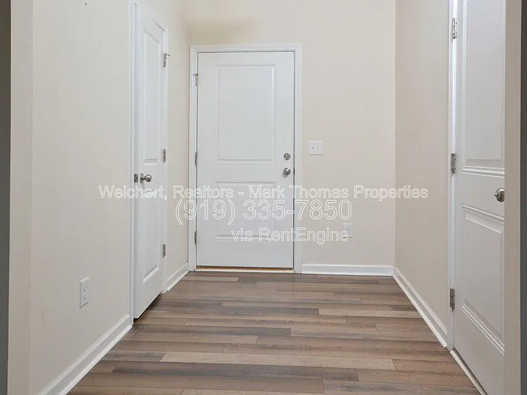 409 Vassar Dr — Photo 4