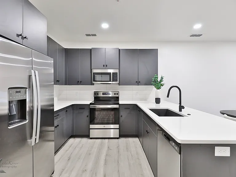Southlake Villas — Photo 3