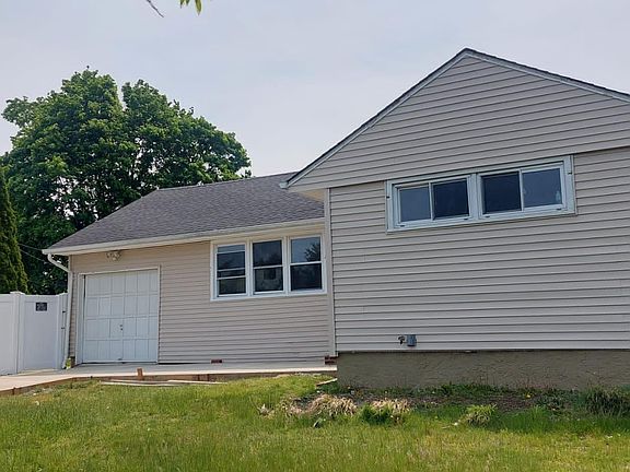 2nd image of 260 Evergreen Ave