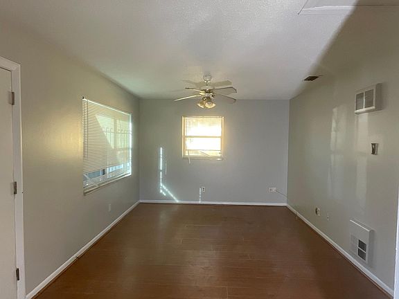 3rd image of 1223 S Hawthorne Ave