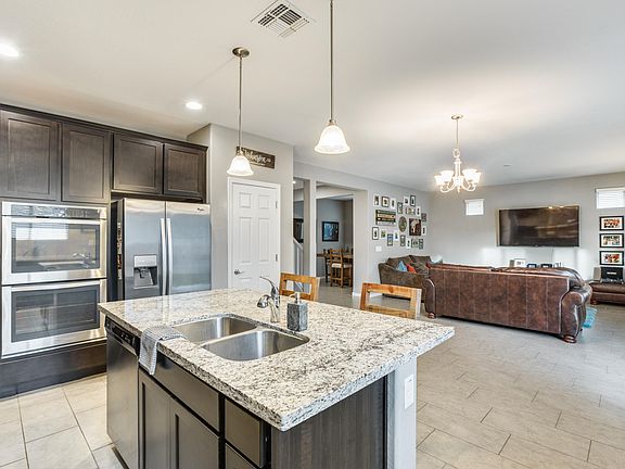 3rd image of 2717 E Dunbar Dr