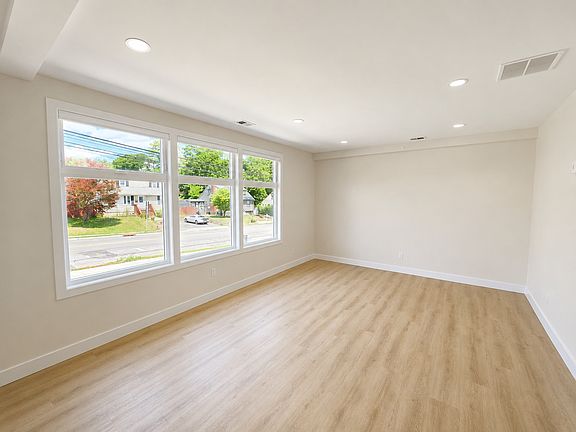 5th image of 281 Speedwell Ave #C