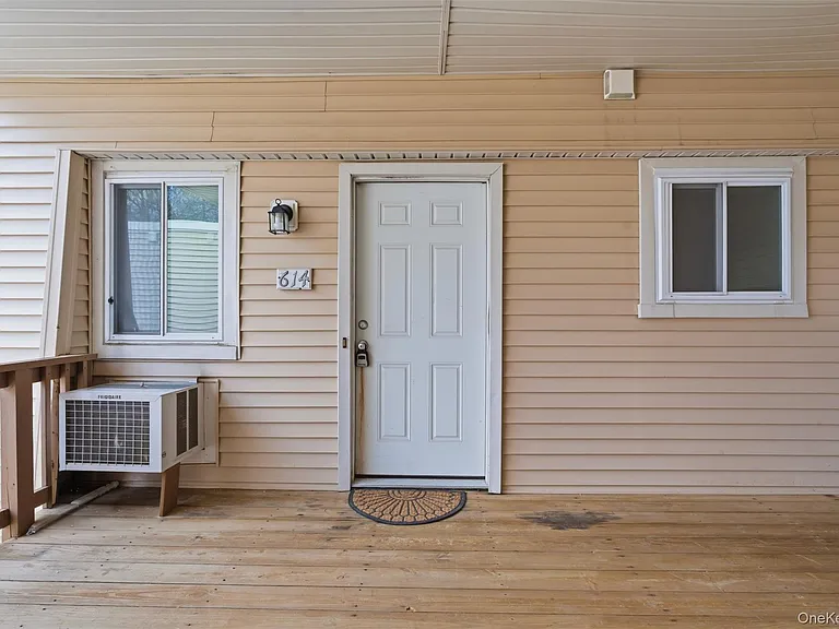614 Fox Run Ln #614 — Photo 15