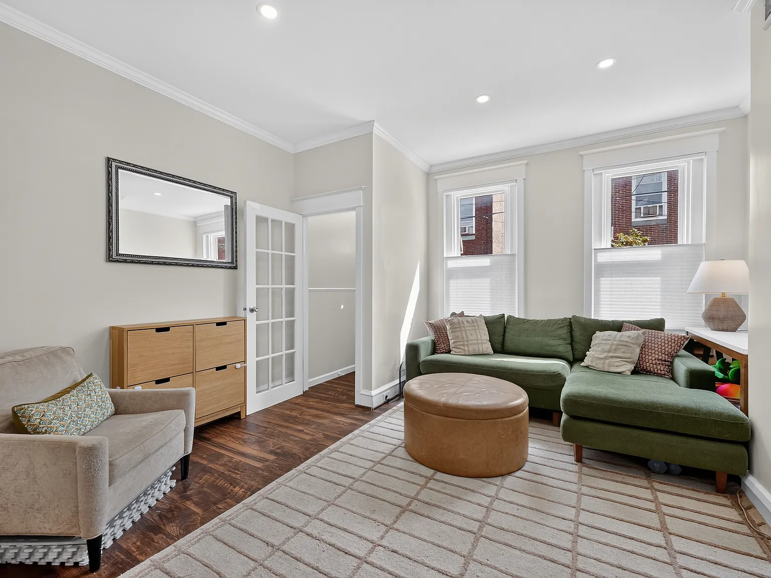 2 bed, 1.5 bath, 896 sqft, $1,945 — Photo 2