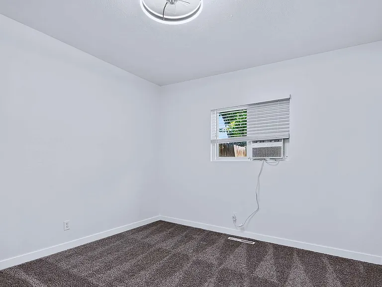 4902 W Targee St — Photo 17