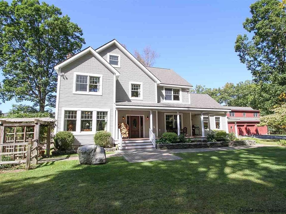 1st image of 19 Outlook Farm Dr