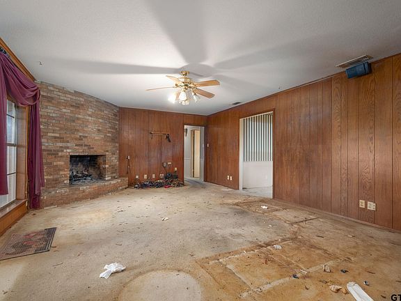 4th image of 1518 Yosemite Dr