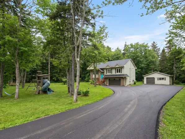 45 Rockcliffe Cres, Hammonds Plains, NS B3Z 1J8