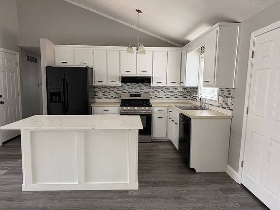 3rd image of 3 Conifer St #1A