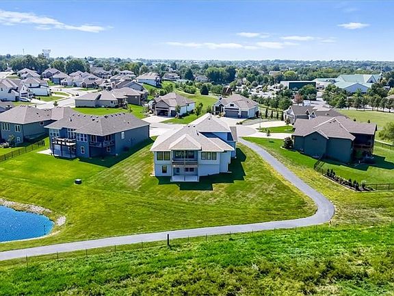 3rd image of 4813 NE Freehold Ct