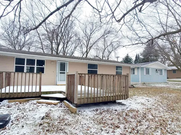 127 Oakridge Dr, Forest City, IA 50436