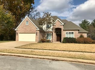 3905 SE 3rd St, Bentonville, AR 72712