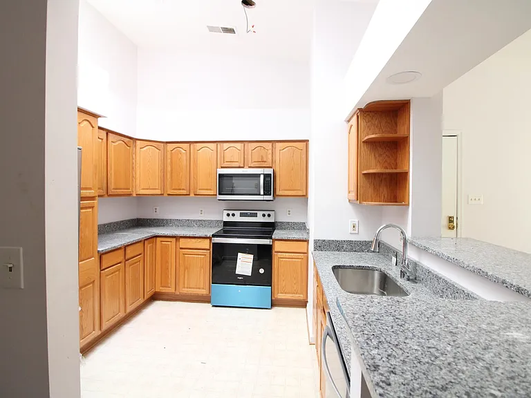 7509 Ashby Ln #N — Photo 2