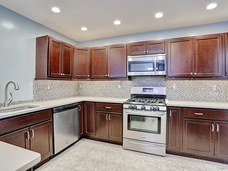 6 Hemlock Ln — Photo 13