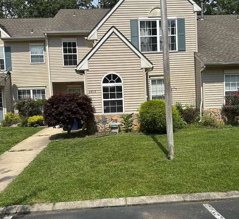 2813 Falcon Ct