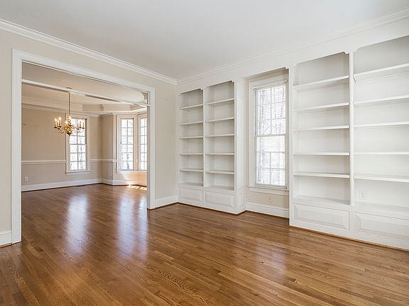 3rd image of 1710 Regents Park Ln