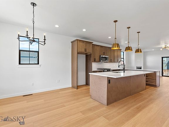 3rd image of 351 Cloudfield Cir