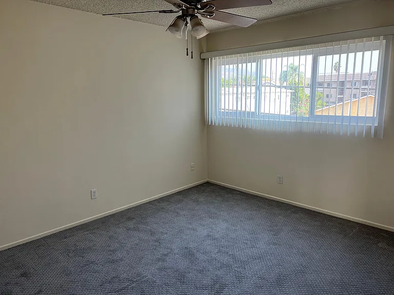 528 E Verdugo Ave #L — Photo 3