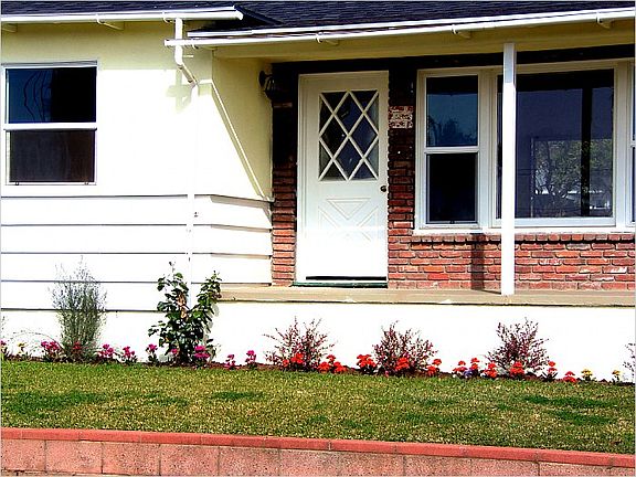 2nd image of 727 W 130th St