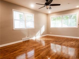 2911 Faraon St, Saint Joseph, MO 64501