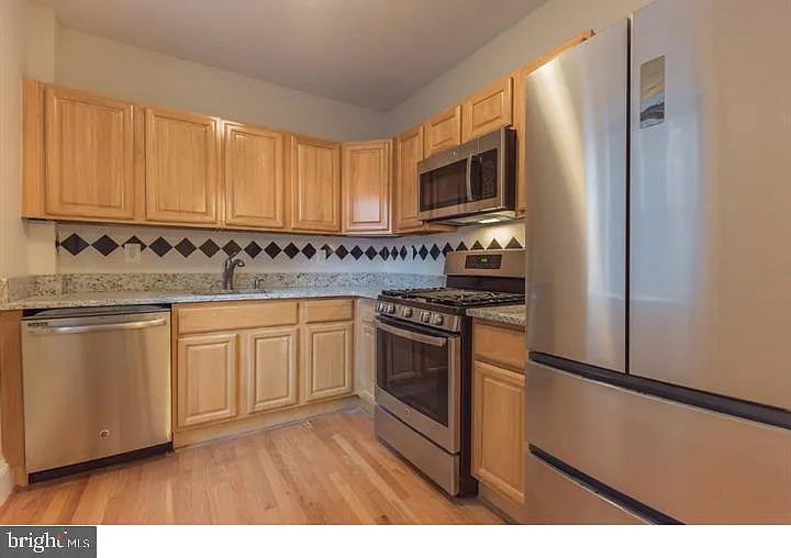 2130 Locust St #A3 — Photo 3