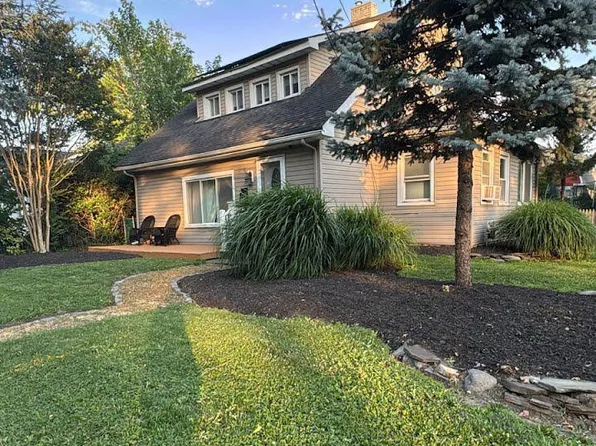 1014 W Kings Hwy, Mount Ephraim, NJ 08059