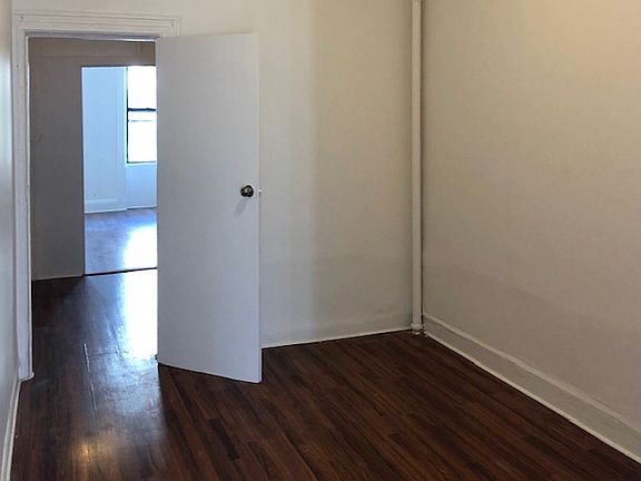 4th image of 233 Suydam St APT 2L