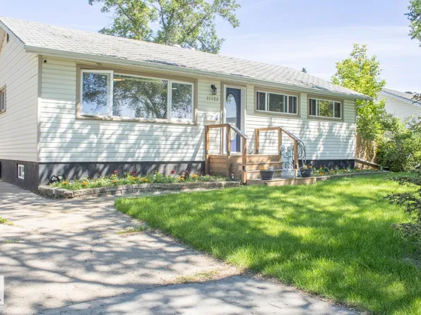 15922 92nd Ave NW, Edmonton, AB T5R 5C6