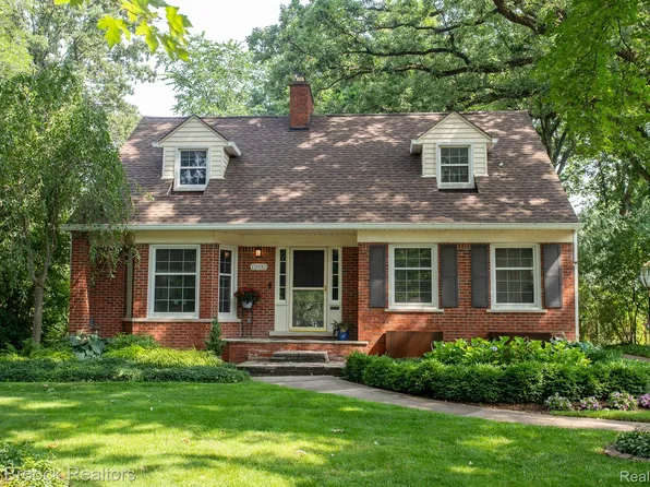 12932 Sherwood Dr, Huntington Woods, MI 48070