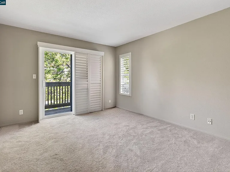 1975 Fair Ridge Ct — Photo 11