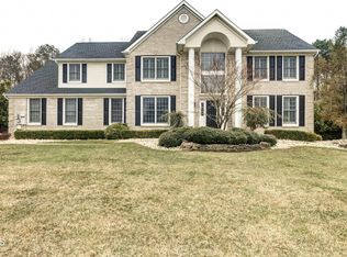 5 Deerpath Dr, Farmingdale, NJ 07727