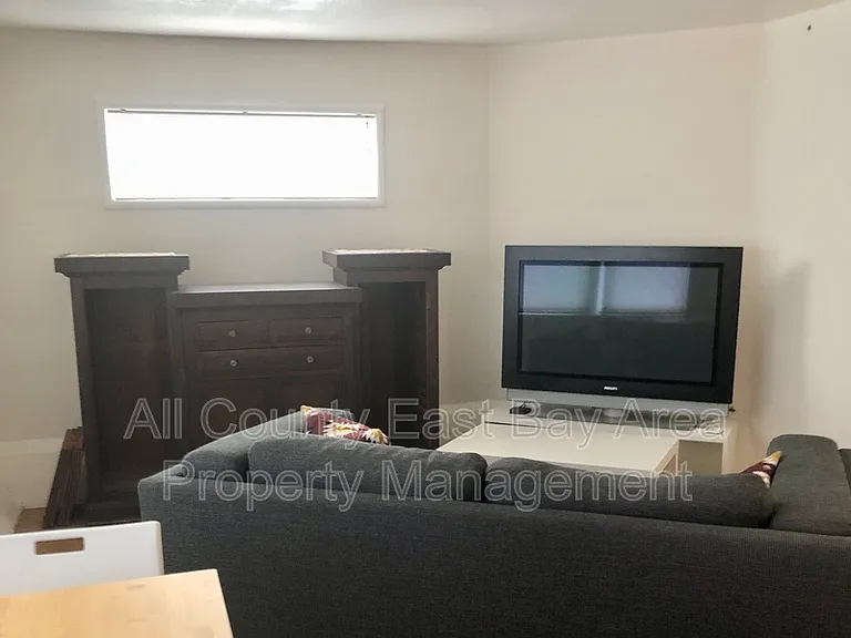 2632 Hillegass Ave #E — Photo 3