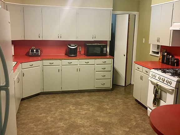 kitchen lots of storage
