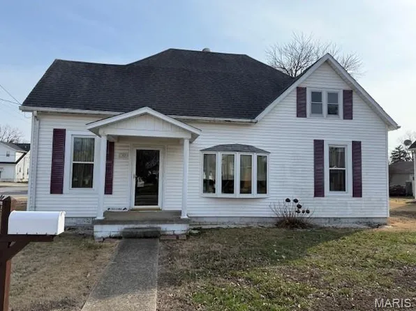 702 Belle Ave, Pinckneyville, IL 62274