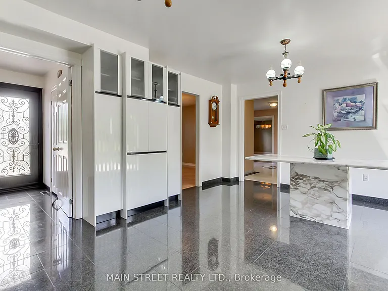 223 Burns Blvd — Photo 6