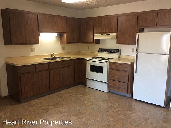 3rd image of 1678 Prairie Ave APT 19
