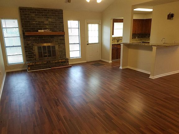 3rd image of 5210 Iroquois Cir