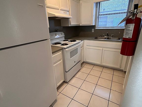 5th image of 2202 W Elisa Ln #14