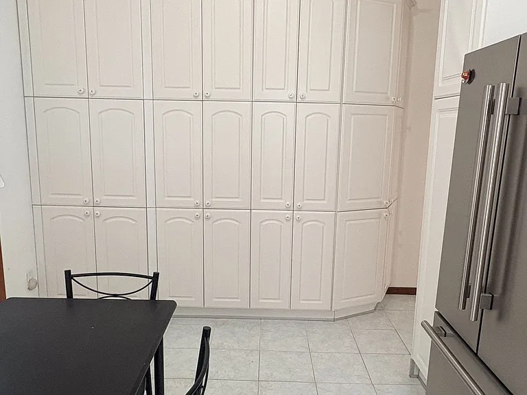 1080 Dufferin St #MAIN FLOOR — Photo 11