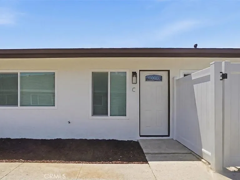 307 N Tustin Ave #C — Photo 16