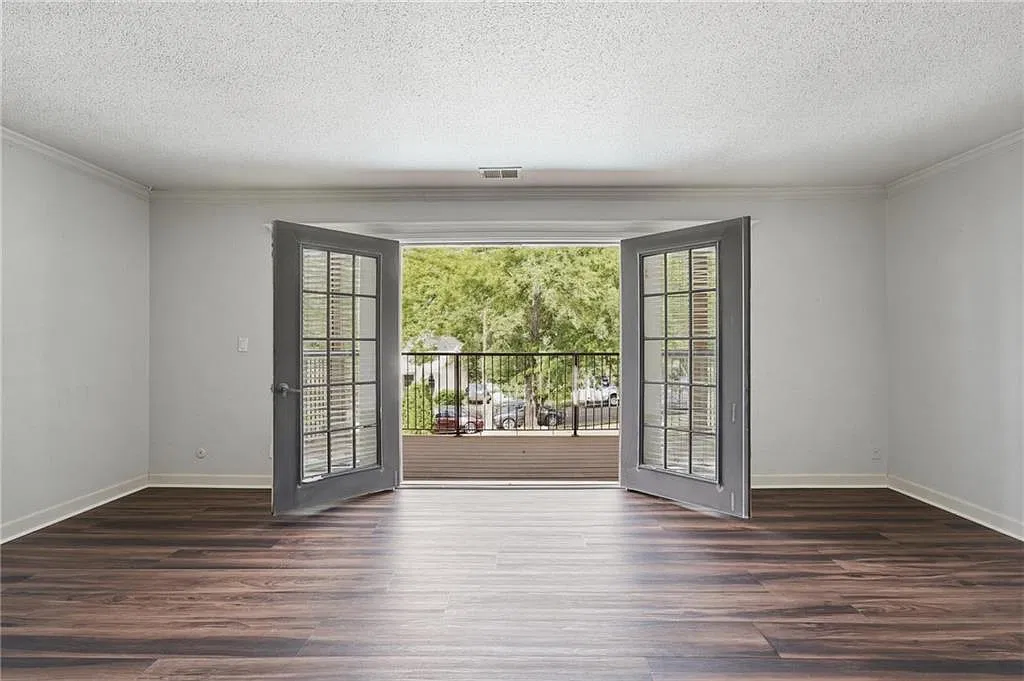 2 bed, 1016 sqft, $1,750 — Photo 1